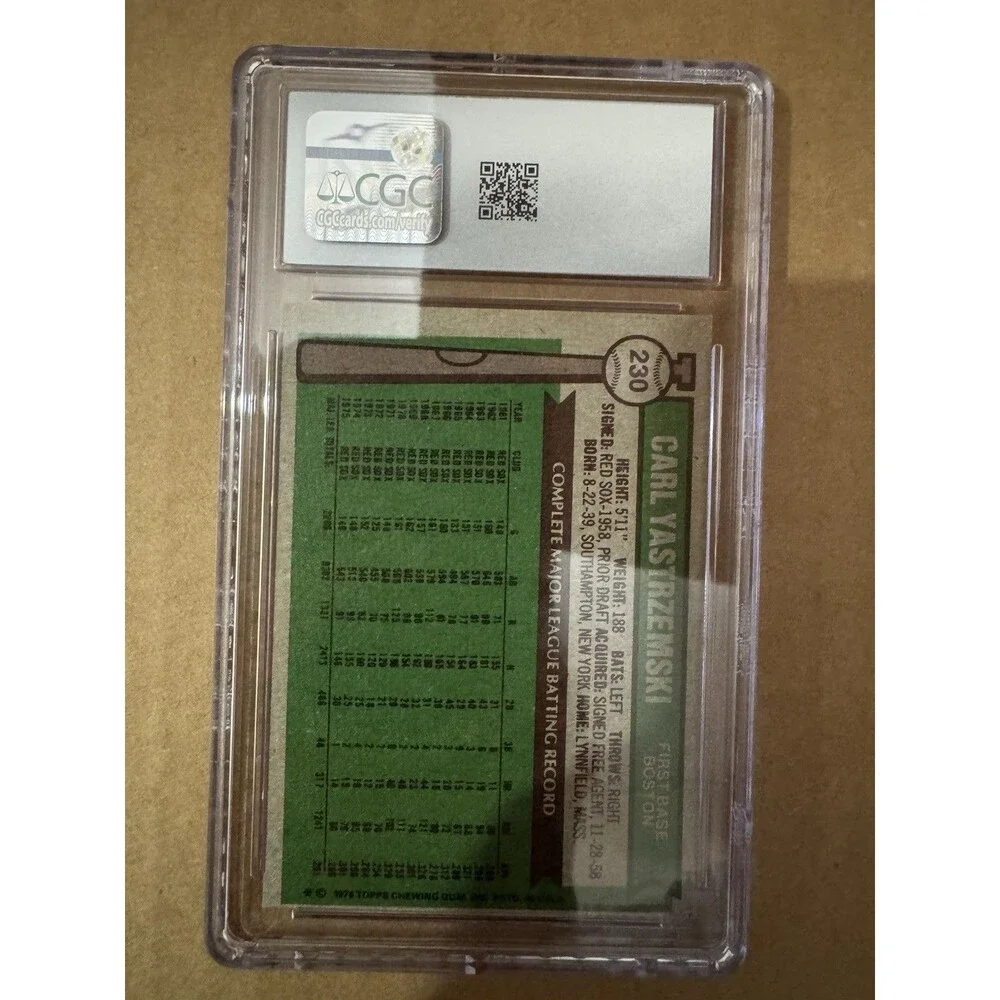 1976 Topps - Carl Yastrzemski #230 CGC Graded 7.5 Near Mint